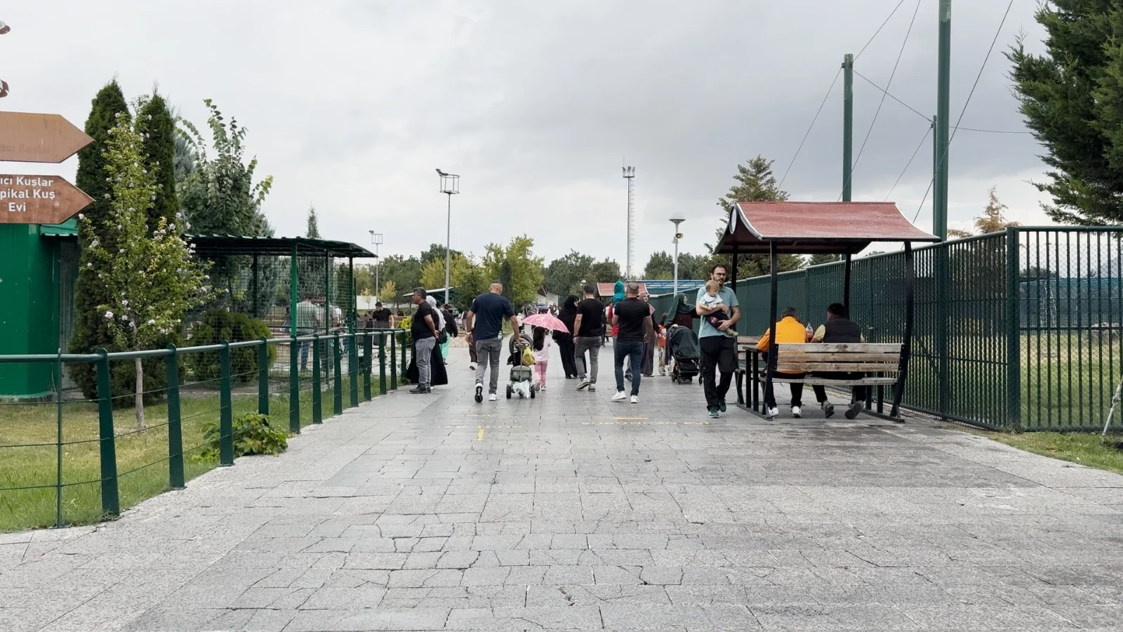 Kayseri Hayvanat Bahçesi’ne Zafer Bayramı Akını: Bir Günde 5 Bin 500 Ziyaretçi galeri görseli