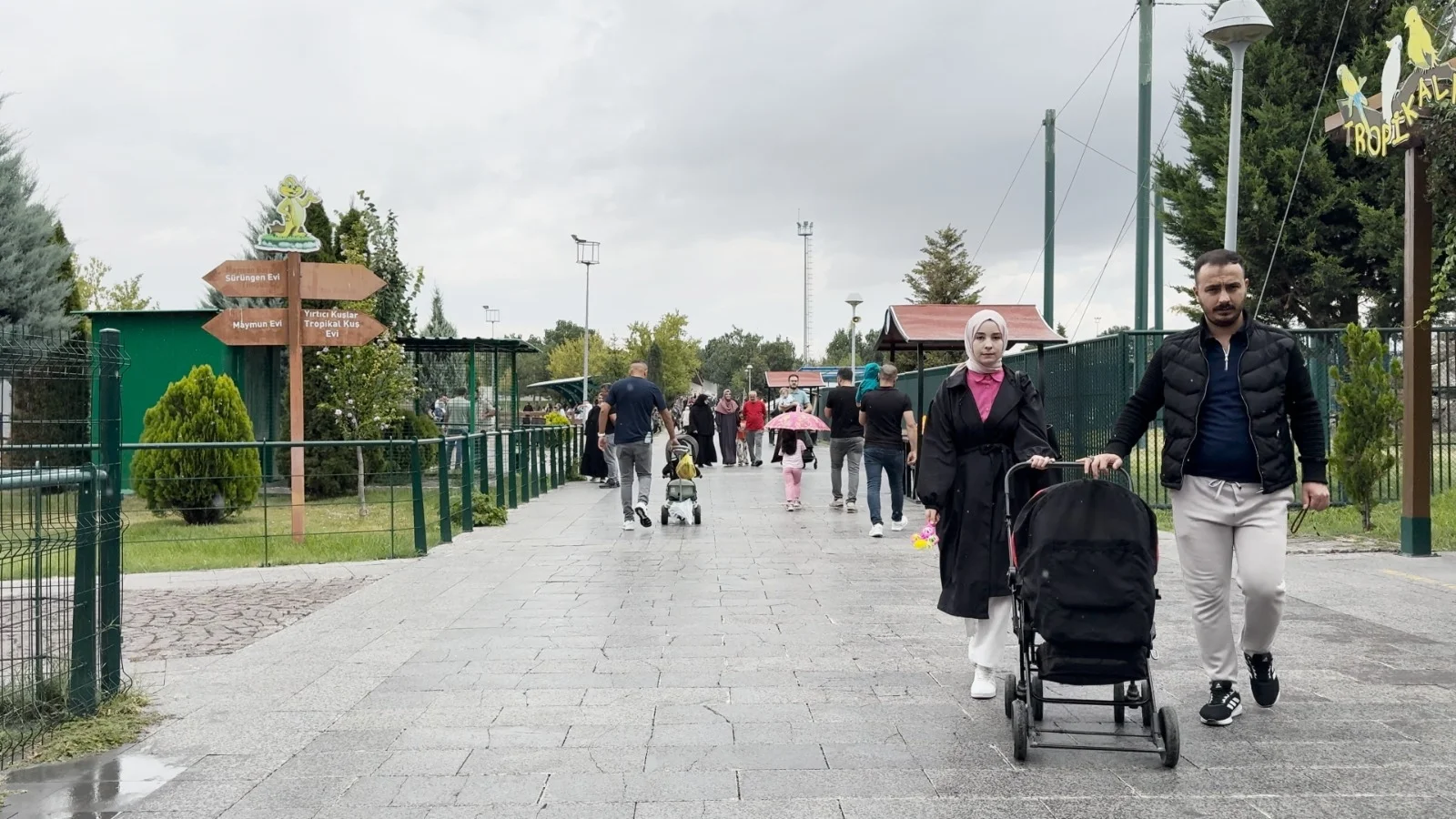 Kayseri Hayvanat Bahçesi’ne Zafer Bayramı Akını: Bir Günde 5 Bin 500 Ziyaretçi galeri görseli