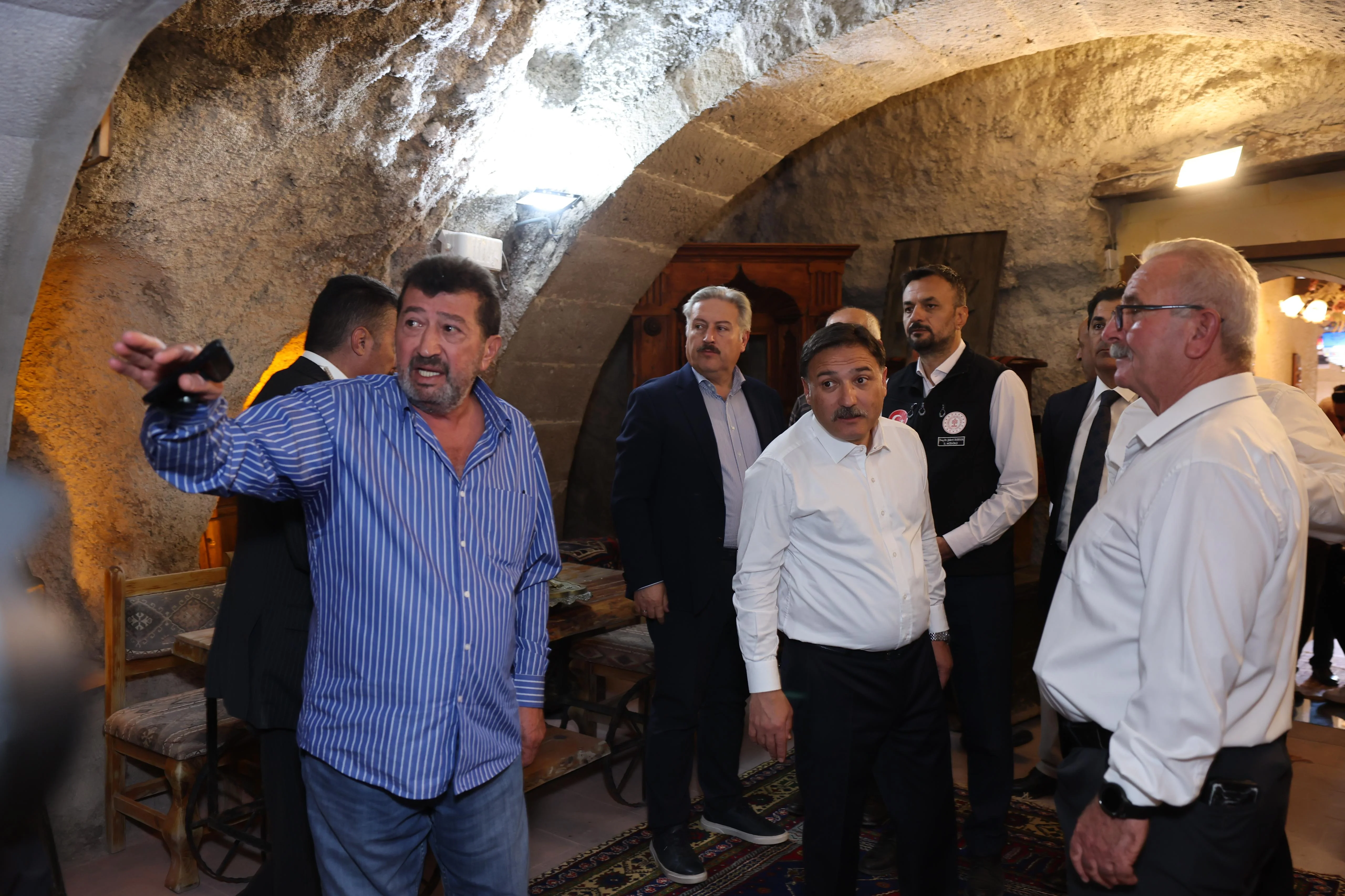 Vali Çiçek'ten Gesi Güney Mahallesi’ndeki tarihi yapılarda inceleme