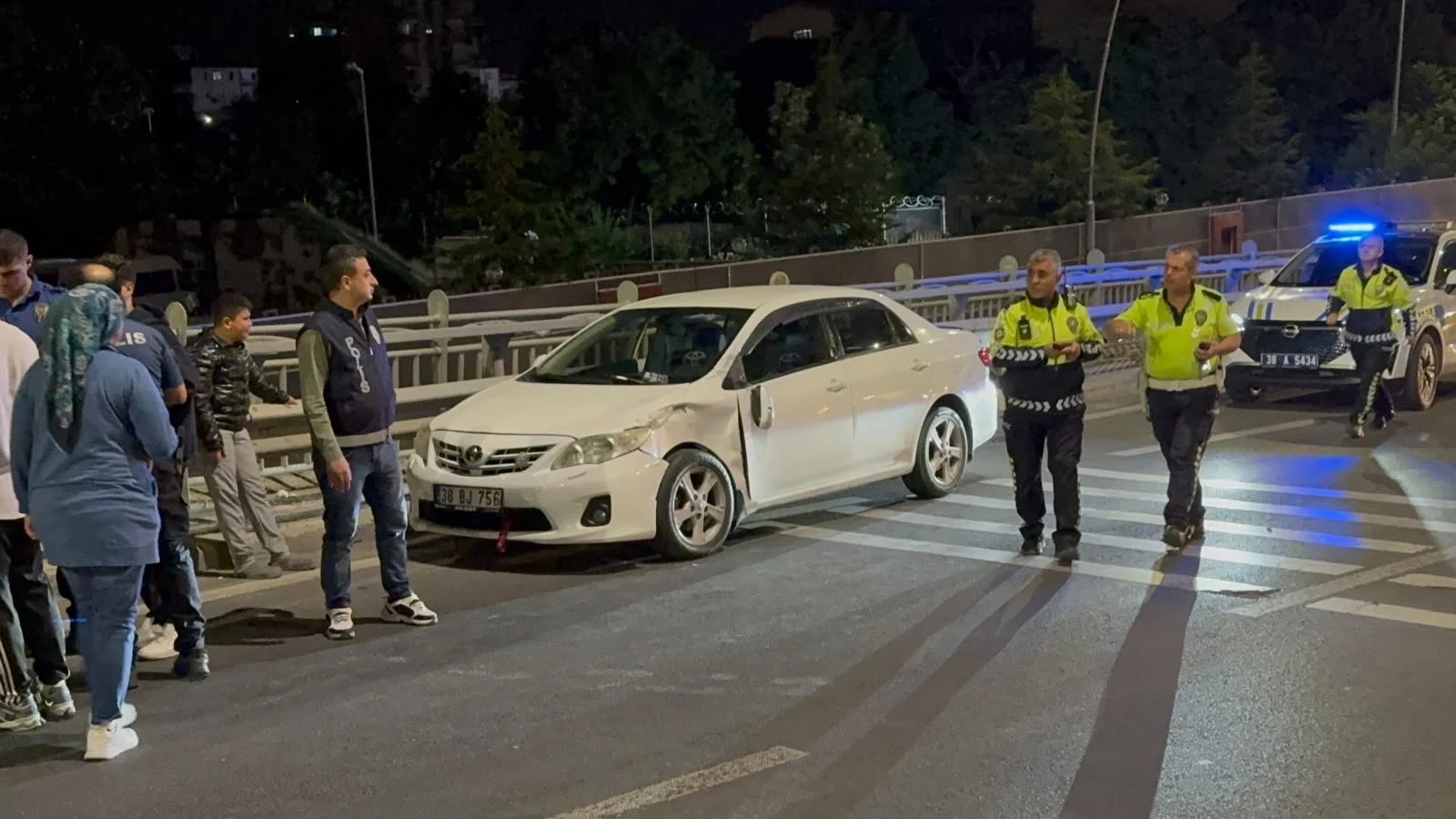 Kayseri’de iki otomobil çarpıştı: 1 yaralı