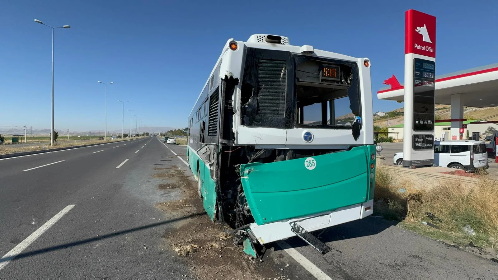 Kayseri’de minibüs özel halk otobüsüne çarptı: 3 yaralı